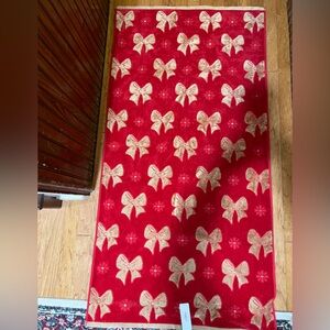 Festive Living, Okeo Tex Red and Gold Bow Pattern Towel 100% cotton. New